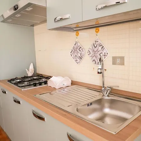 Gli Agrumi Di Nonna Peppina - Limoni Apartment